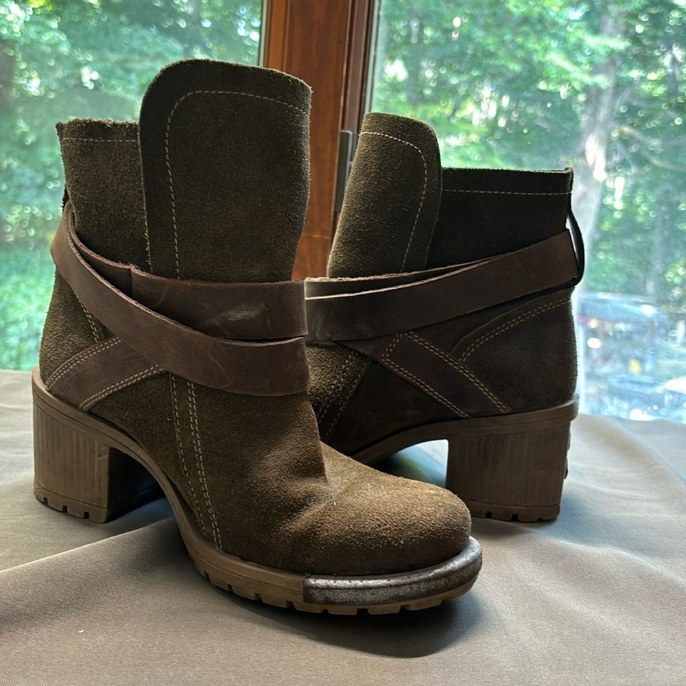 Lok Fly London Boot - Picture 2 of 9